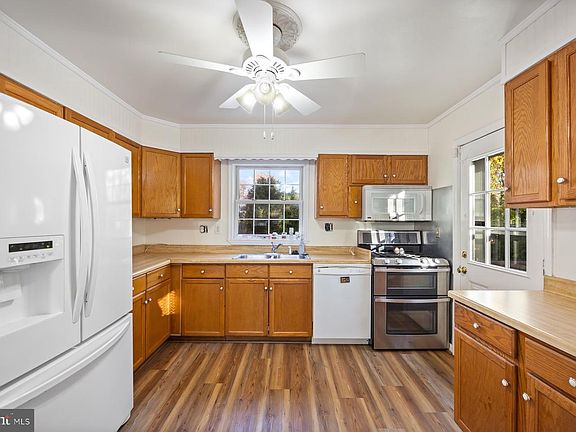 5th image of 1003 Lee Rd