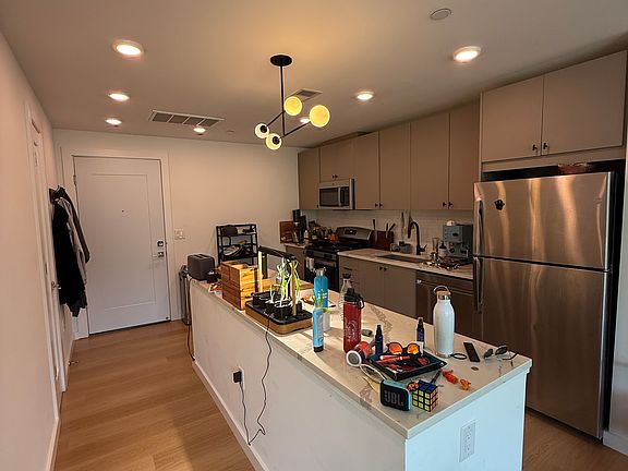 3rd image of 401 Jackson St Unit 202