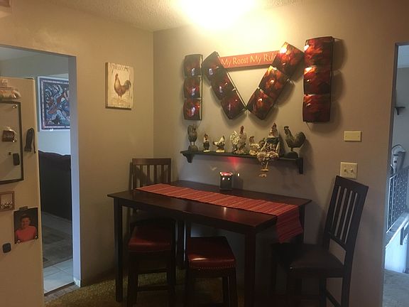 4th image of 211 W 2nd St