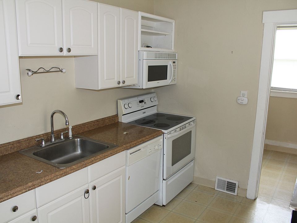 1st image of 2317 Sherbrook St Floor 2