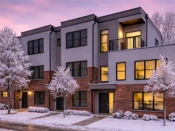 174 25th St NW #174, Calgary, AB T2N 5A7