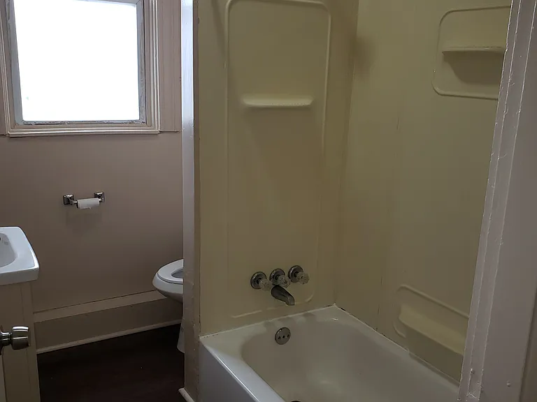 512 Broadway Ave #3 — Photo 8