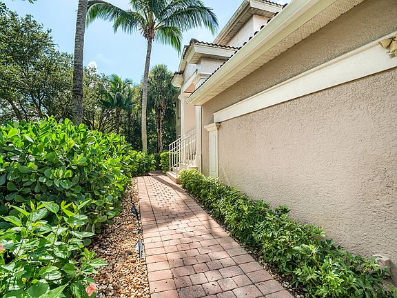 2nd image of 28115 Canasta Ct Unit 2121