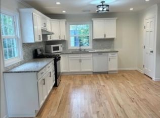 406 Robins St FLOOR 2, Roselle, NJ 07203
