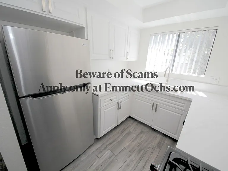 Bundy Townhomes — Photo 10