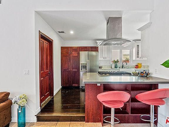 3rd image of 52435 Fulton Ave