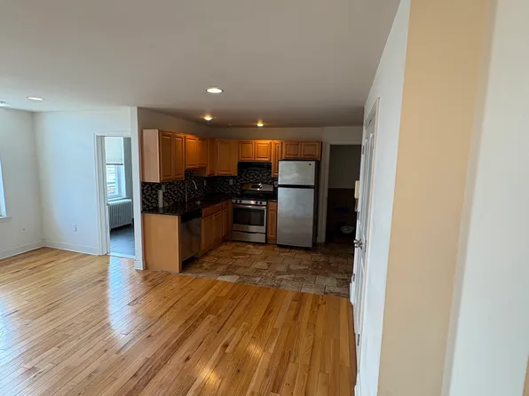 2129 S 9th St Floor 3, Philadelphia, PA 19148