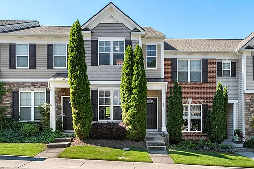 100 Stratford Lakes Dr Photo 1
