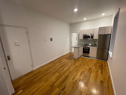 Rented by Reyes & Elsamad Real Estate Group | media 5