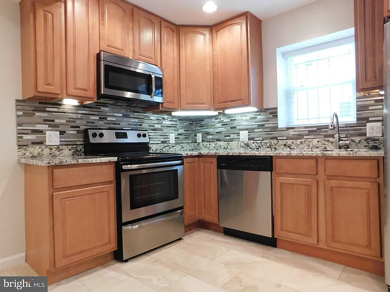 308 Webster St NW — Photo 15