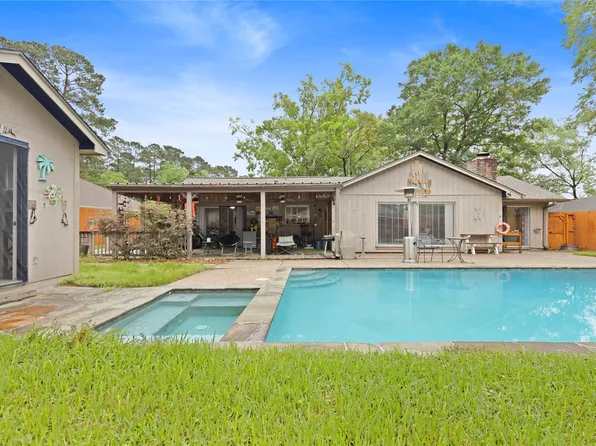 412 Burning Tree Dr, Huntsville, TX 77340