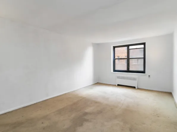 90-10 32nd Avenue image 6 of 19