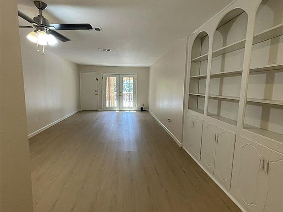 5th image of 864 A Wax Myrtle Ln