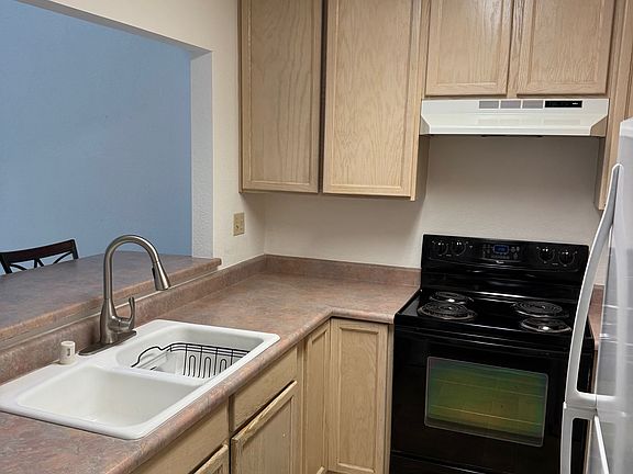 5th image of 537 Norlee St