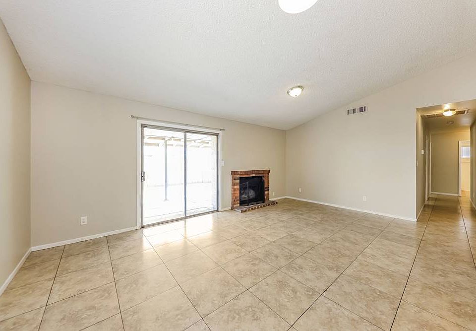 1st image of 8025 W Glenrosa Ave