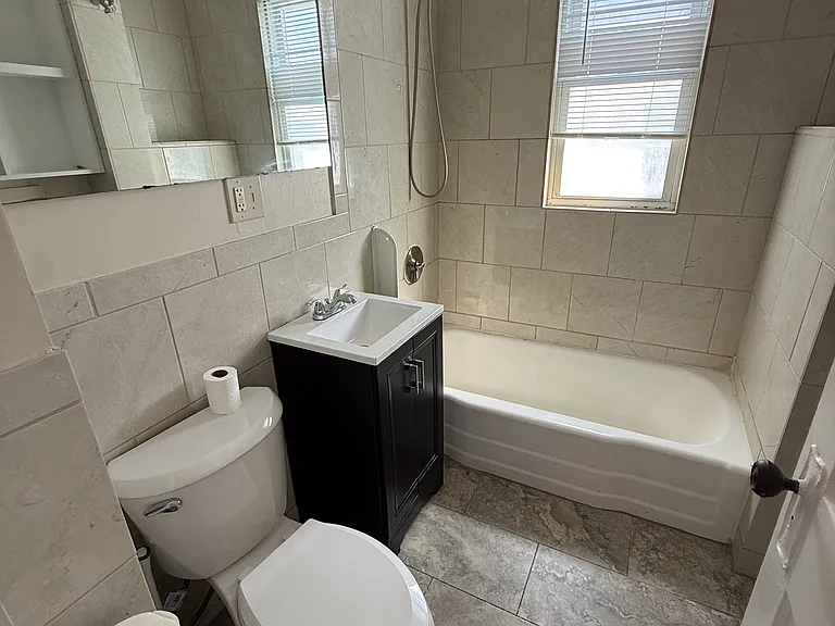 98 W Quincy St #2 — Photo 9
