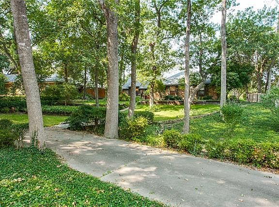 2nd image of 209 Creekwood Dr
