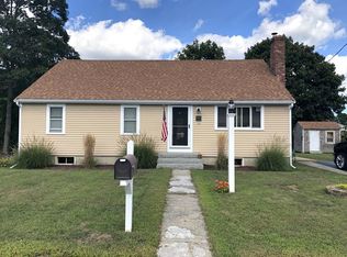 19 Wenonah Rd, Buzzards Bay, MA 02532