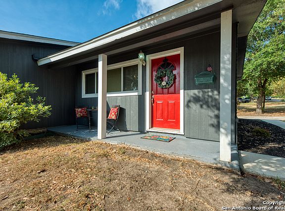 3rd image of 430 Karen Ln