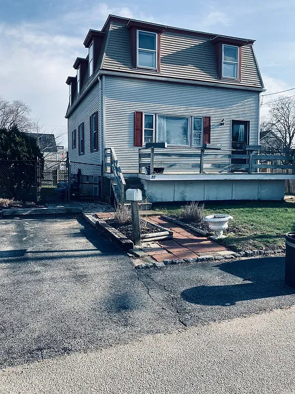 22 G St — Photo 1