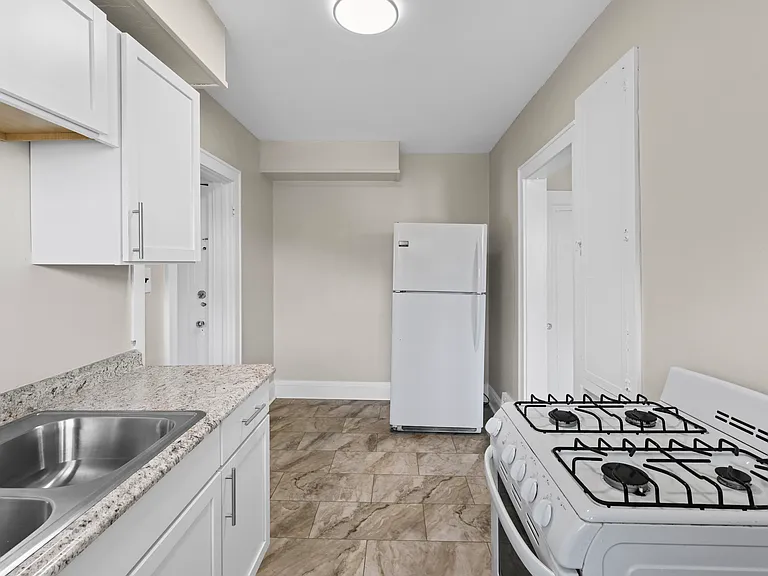 529 E Cuyahoga Falls Ave #3 — Photo 5