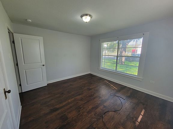 4th image of 918 Preston St