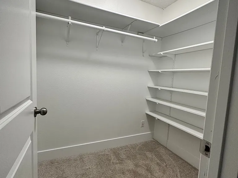 12550 SE Powell Blvd — Photo 28
