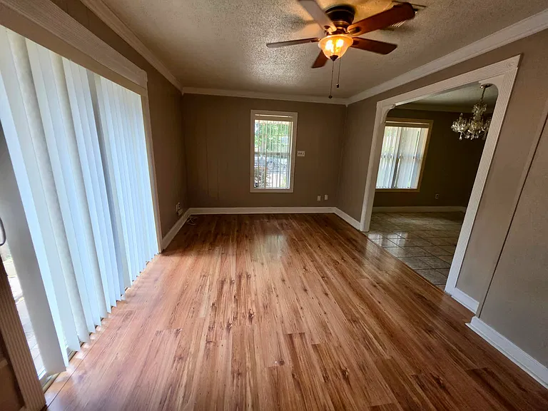 107 Tyler Dr — Photo 2