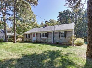 25 Robbins Rd, Harwich Port, MA 02646