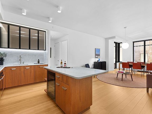 2nd image of 110 Charlton St APT 5G