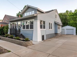 25949 E Huron River Dr, Flat Rock, MI 48134