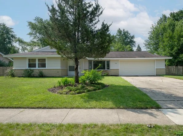 1313 Hartmann Dr, Schaumburg, IL 60193