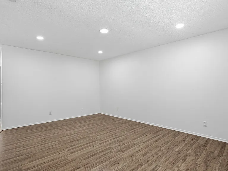 4911 Arbor Ridge Dr — Photo 4