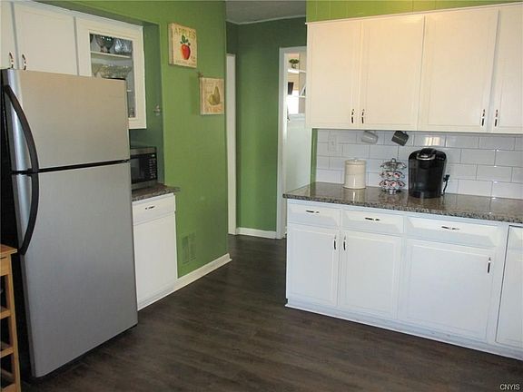 4th image of 107 S Avery Ave
