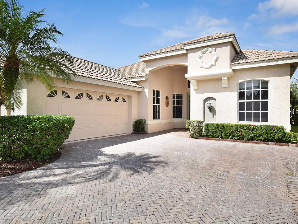 1st image of 652 SW Lake Charles Cir