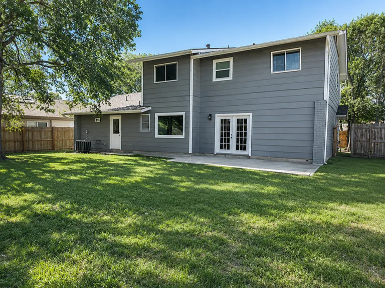 6718 Cypress Lake Dr — Photo 17