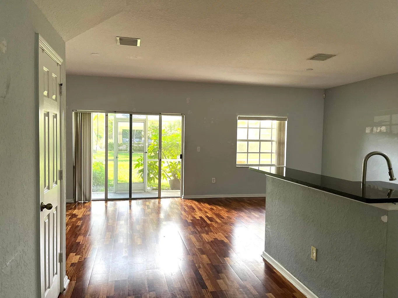 3 bed, 1540 sqft, $2,700 — Photo 2