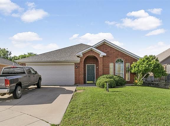 2nd image of 10400 Fossil Hill Dr