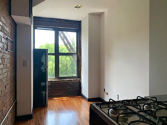 Rented by PocketBroker Inc | media 7