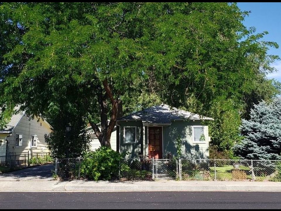 2nd image of 445 Elm St