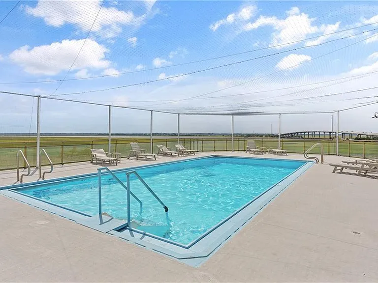 1 Marina Dr — Photo 11