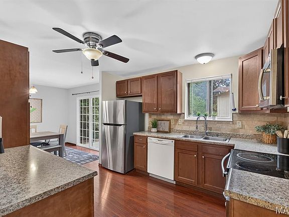 5th image of 7 Oak Hill Ln