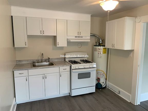 2nd image of 516B Roosevelt Ave