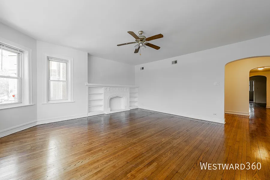 Building Photo - 7831 S Kingston Ave #2