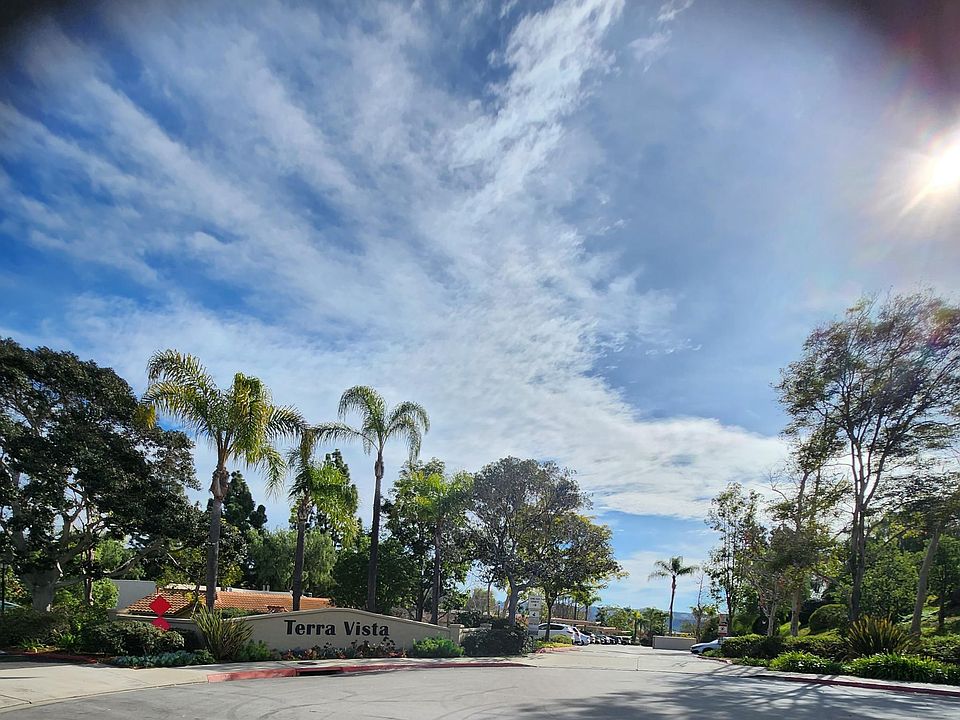 Welcome to Terra Vista. A well maintained complex with park like grounds and beautiful views.