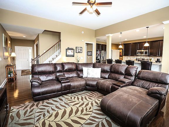 3rd image of 12516 Settlers Cove Ln