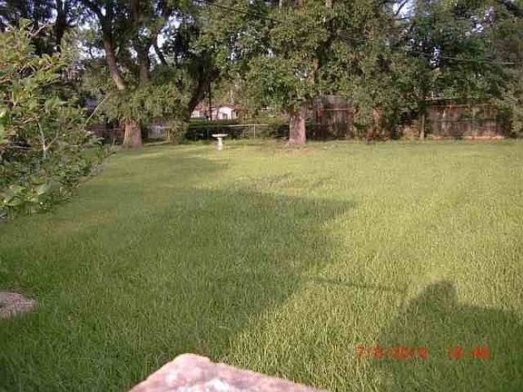 2nd image of 3960 Broadmoor Dr
