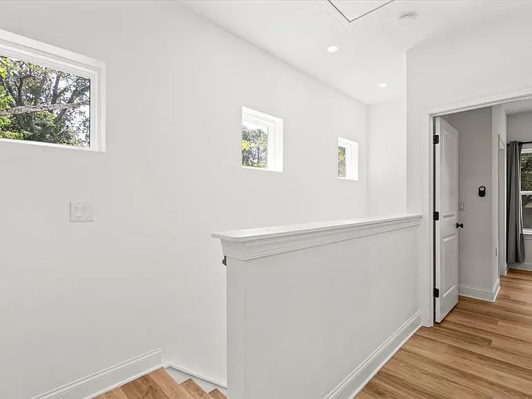 605 Poplar St — Photo 11