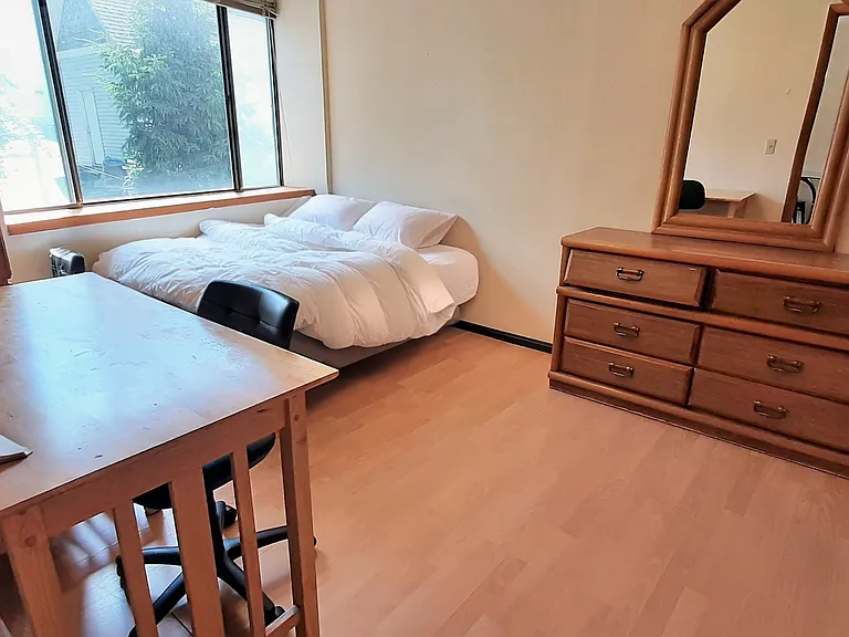 211 Linden Avenue — Photo 10
