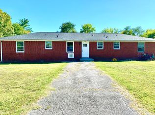 462 Circle Dr, Clarksville, TN 37043